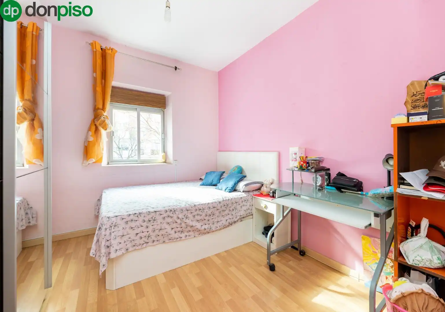 Habitación de Piso en venta en Granada con Aire acondicionado, Terraza y Balcón