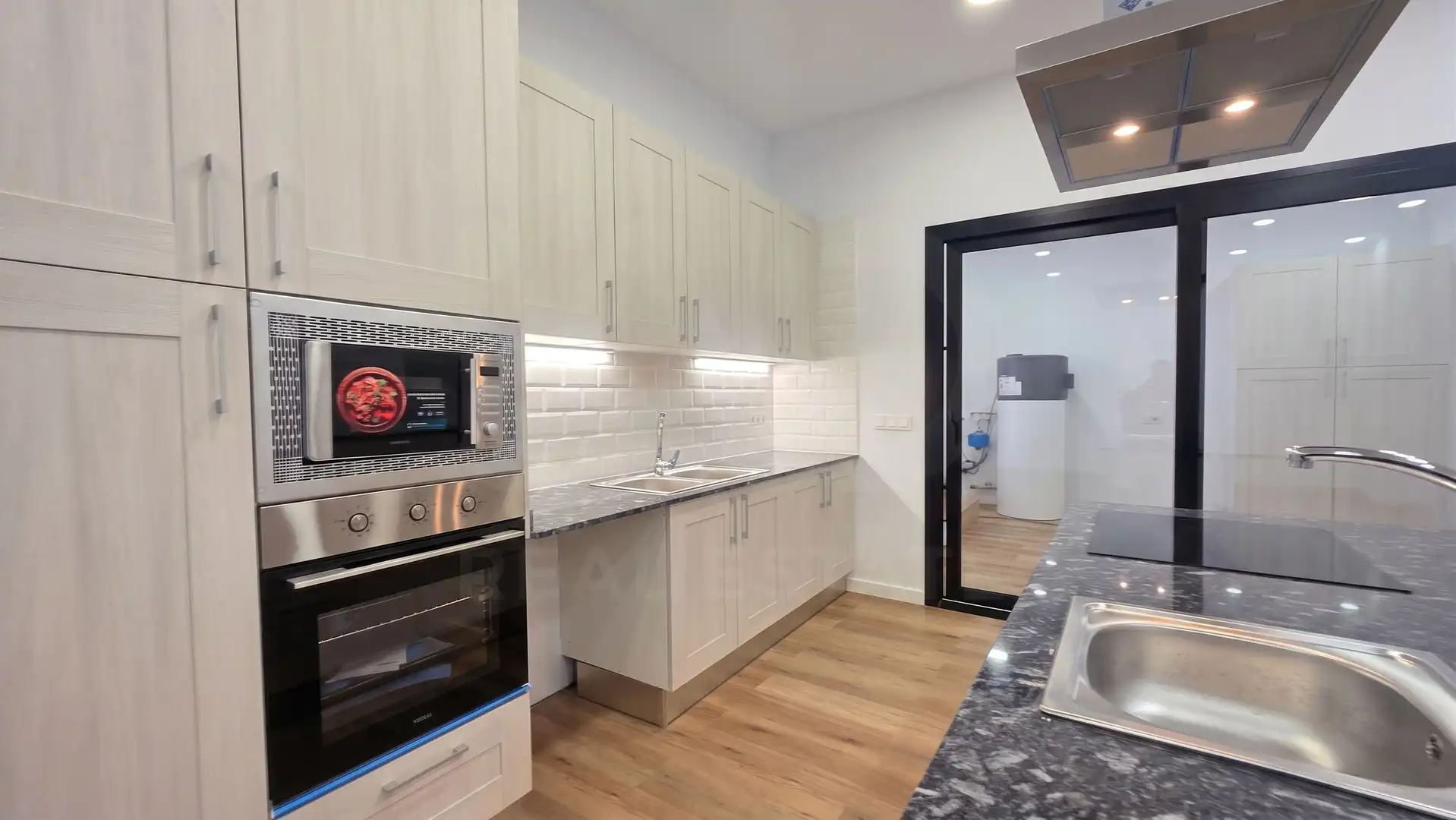 Kitchen of Flat for sale in Girona  with Air Conditioner, Heating and Terrace