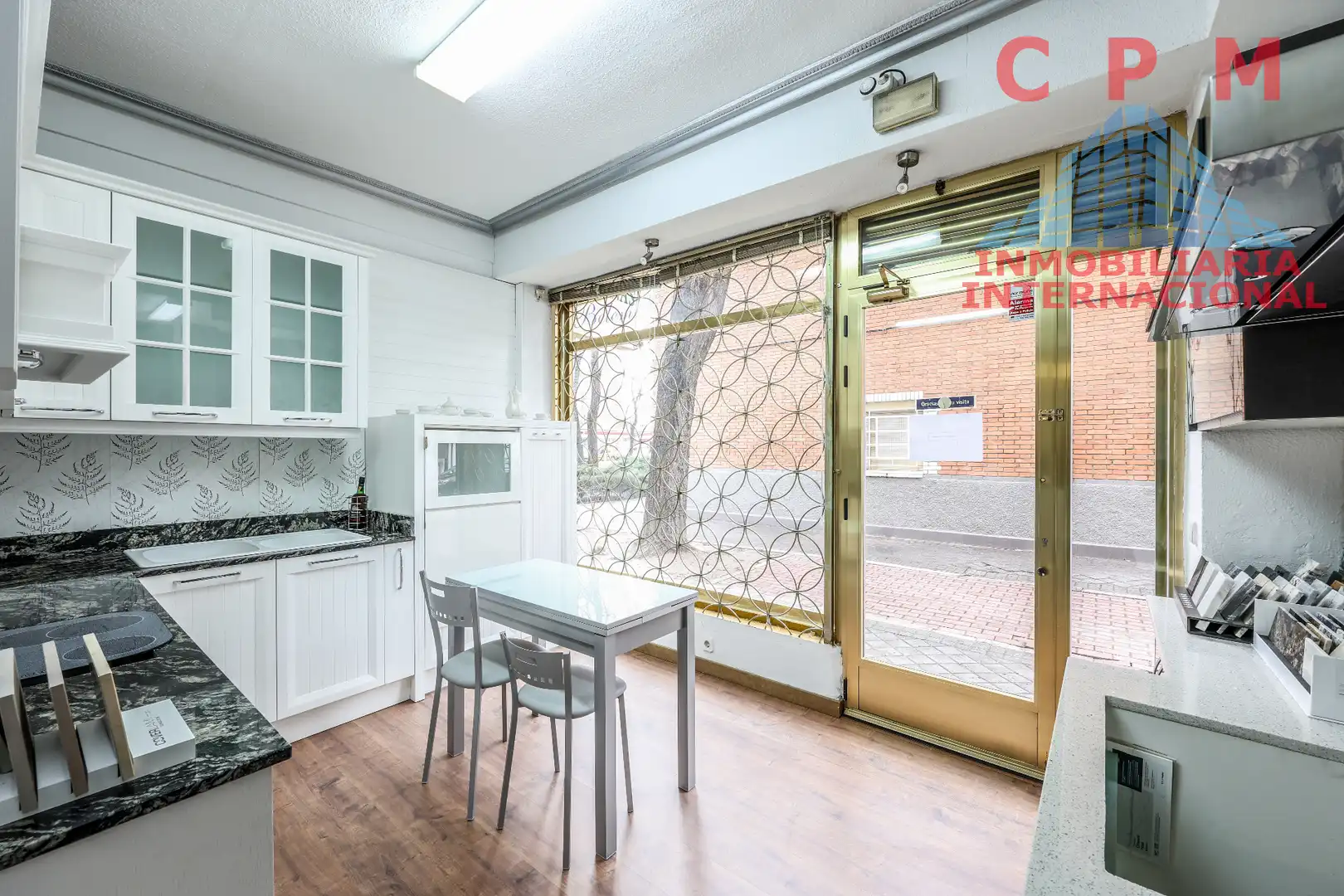 Cuina de Local de lloguer en Madrid amb Aire condicionat, Calefacció i Parquet