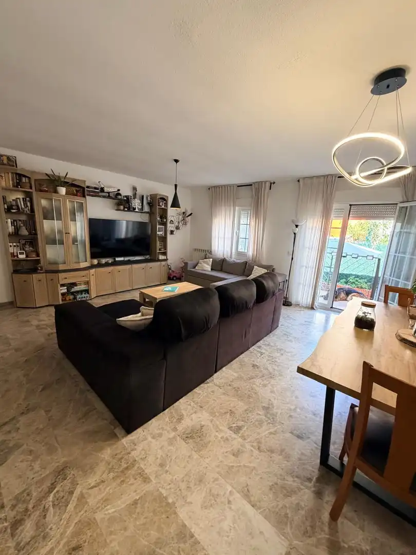 Sala d'estar de Casa o xalet en venda en Valdemoro amb Aire condicionat, Calefacció i Terrassa