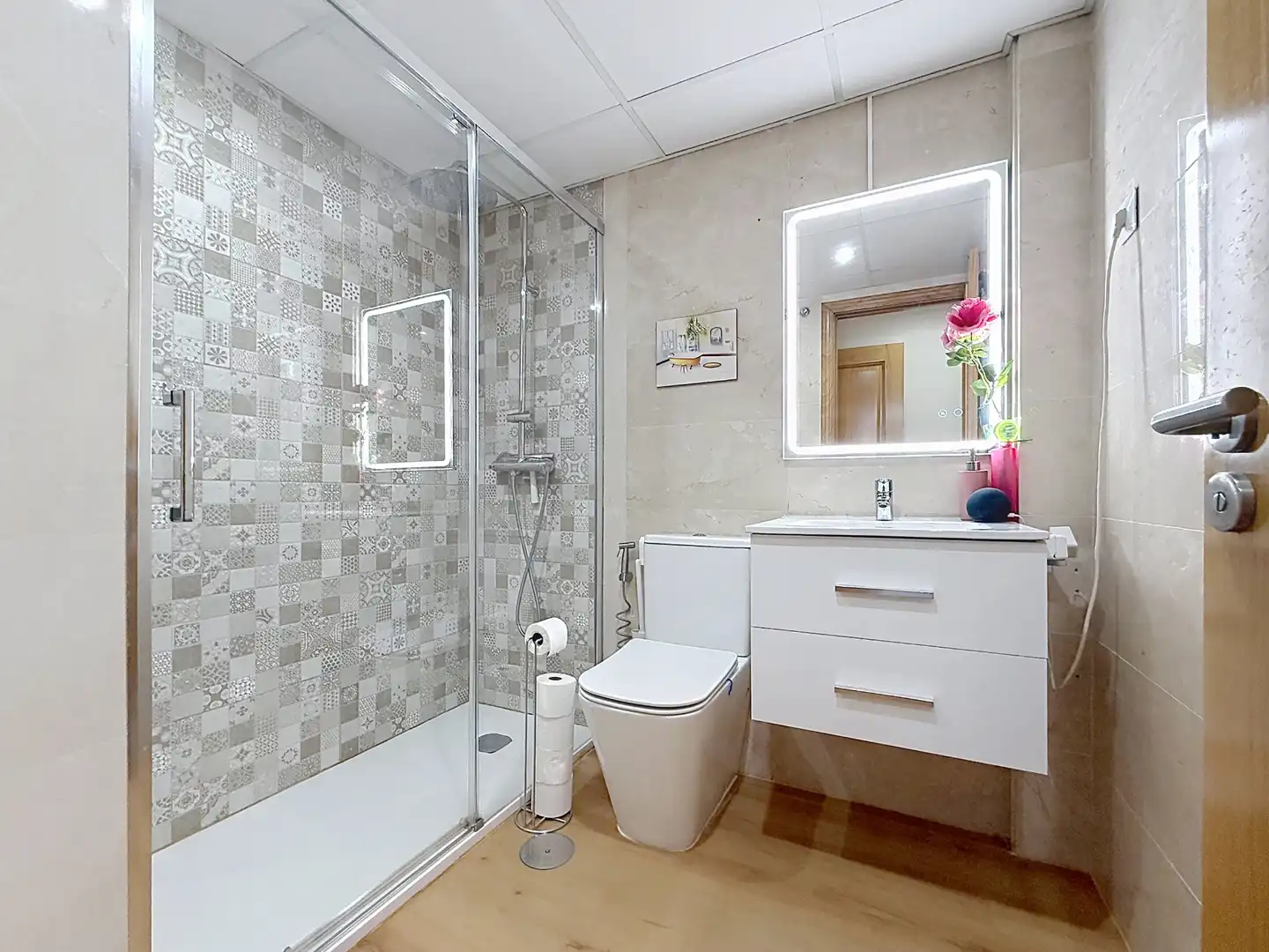 Bathroom of Flat for sale in Málaga  with Air Conditioner, Terrace and Oven