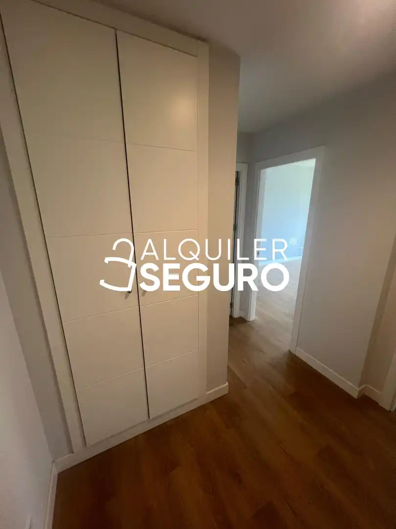 Flat for rent in Madrid  with Air Conditioner and Heating