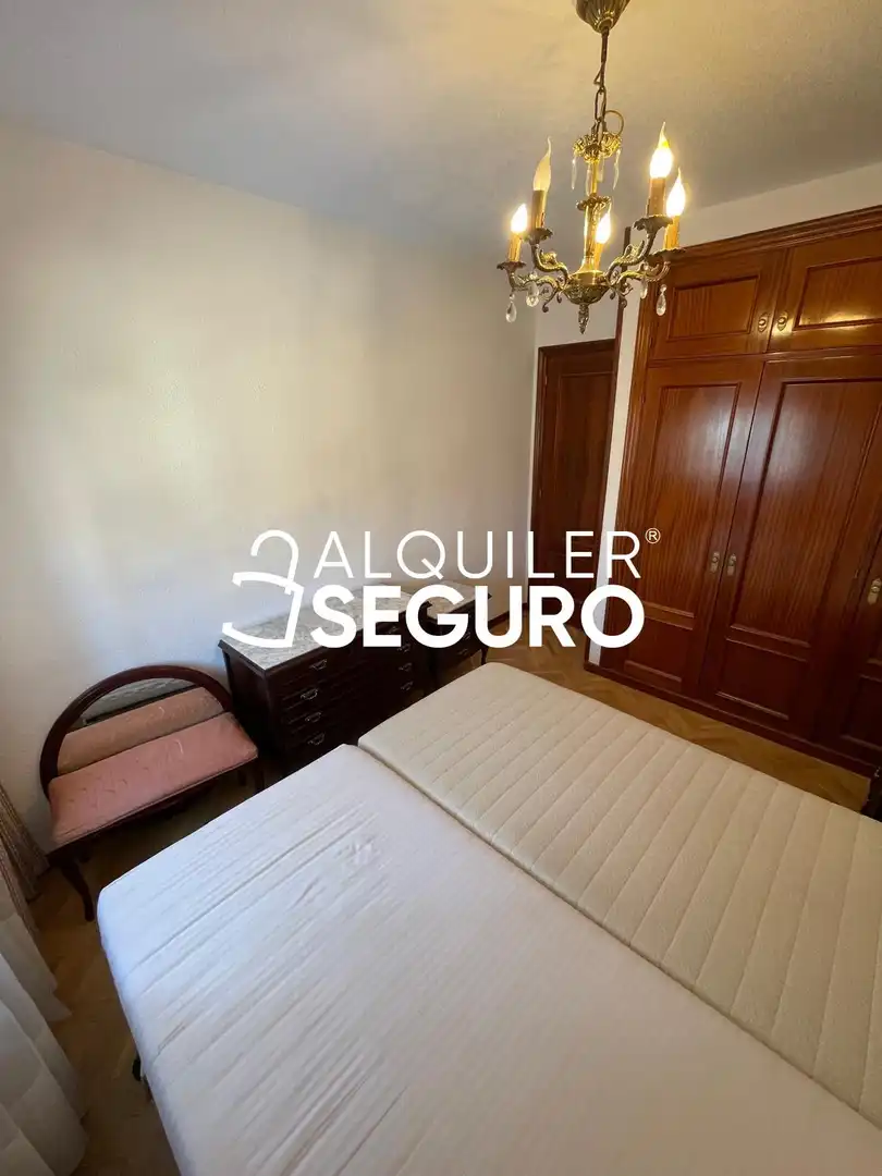 Bedroom of Flat for rent in Madrid  with Air Conditioner, Heating and Swimming Pool