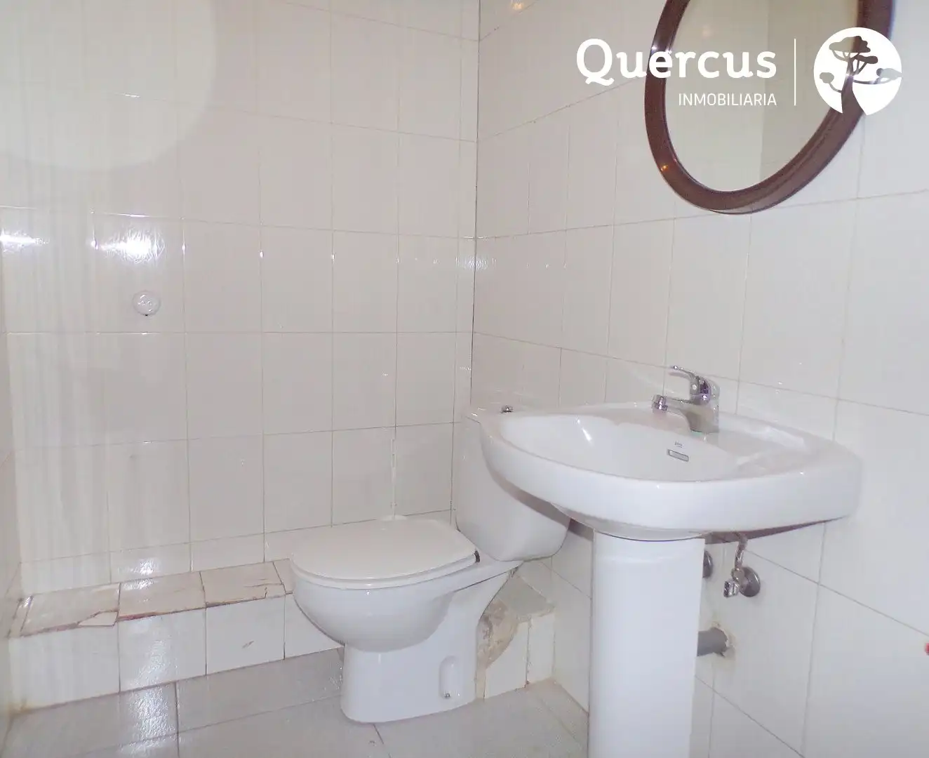 Baño de Local de alquiler en Segovia con Aire acondicionado y Calefacción