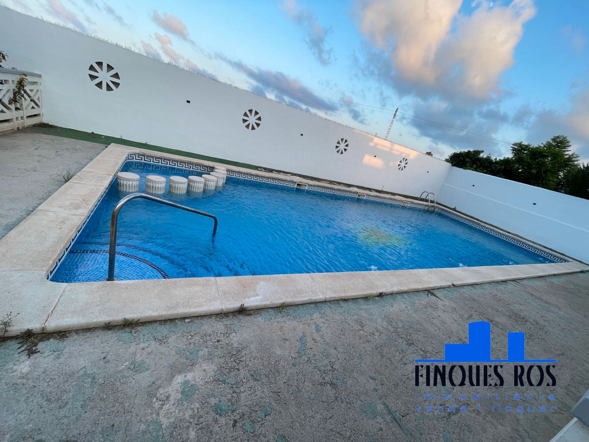 Piscina de Casa adosada en venda en Vinaròs amb Aire condicionat, Parquet i Terrassa