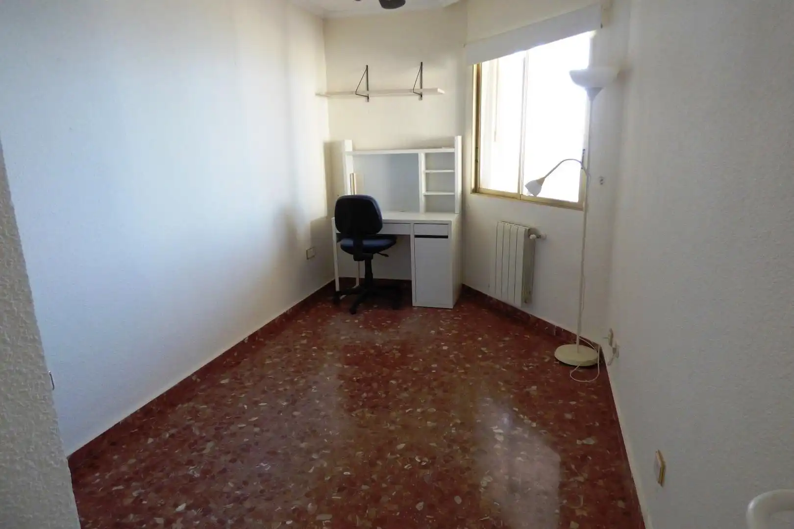 Wohnung zum Verkauf in Alicante / Alacant mit Klimaanlage, Heizung und Privatgarten