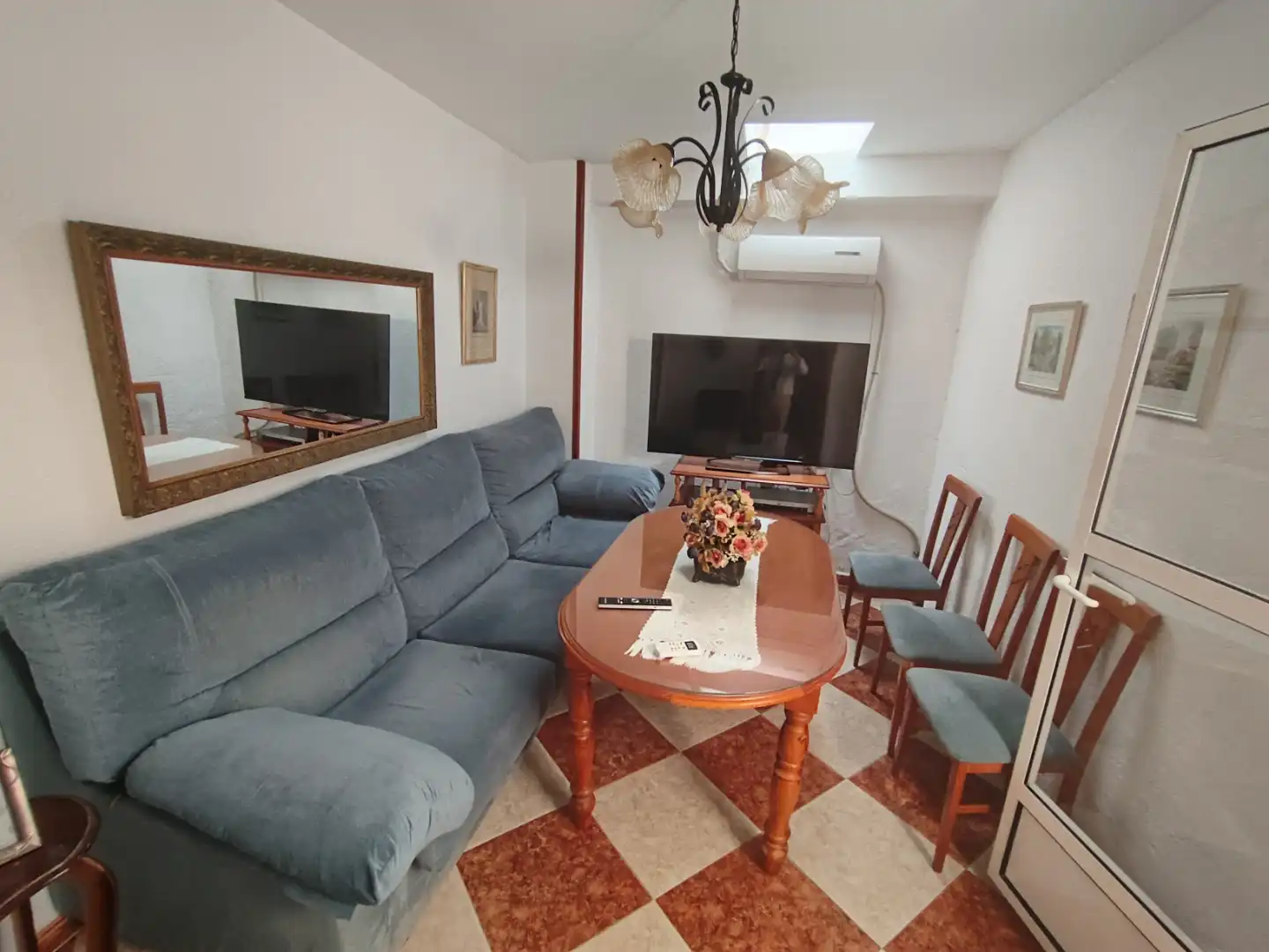 Sala d'estar de Casa o xalet en venda en Mengíbar
