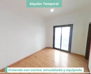 Bedroom of Flat to rent in Badalona  with Oven and Pets allowed