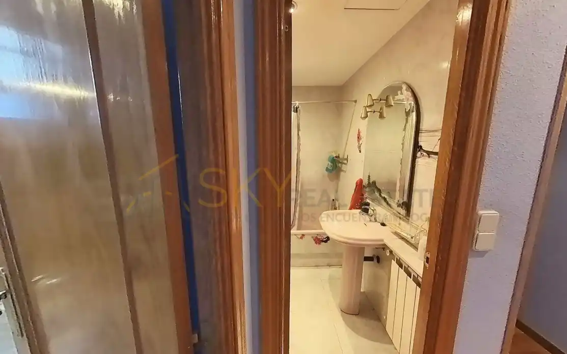 Bathroom of Duplexes for sale in Madrid  with Furnished