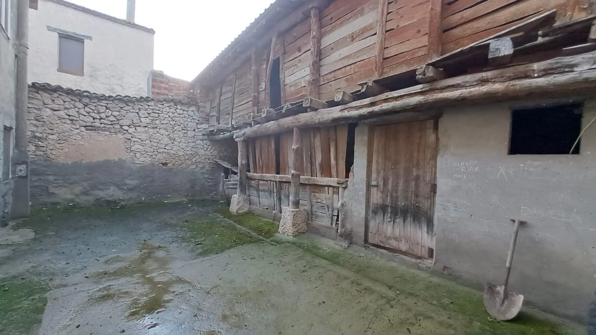 Exterior view of Houses for sale in Cuéllar  with Heating, Storage room and Furnished