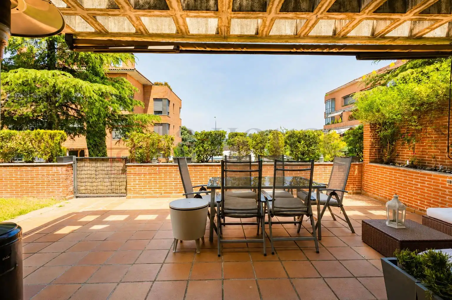 Terrasse von Erdgeschoss zum Verkauf in Madrid mit Klimaanlage, Heizung und Privatgarten