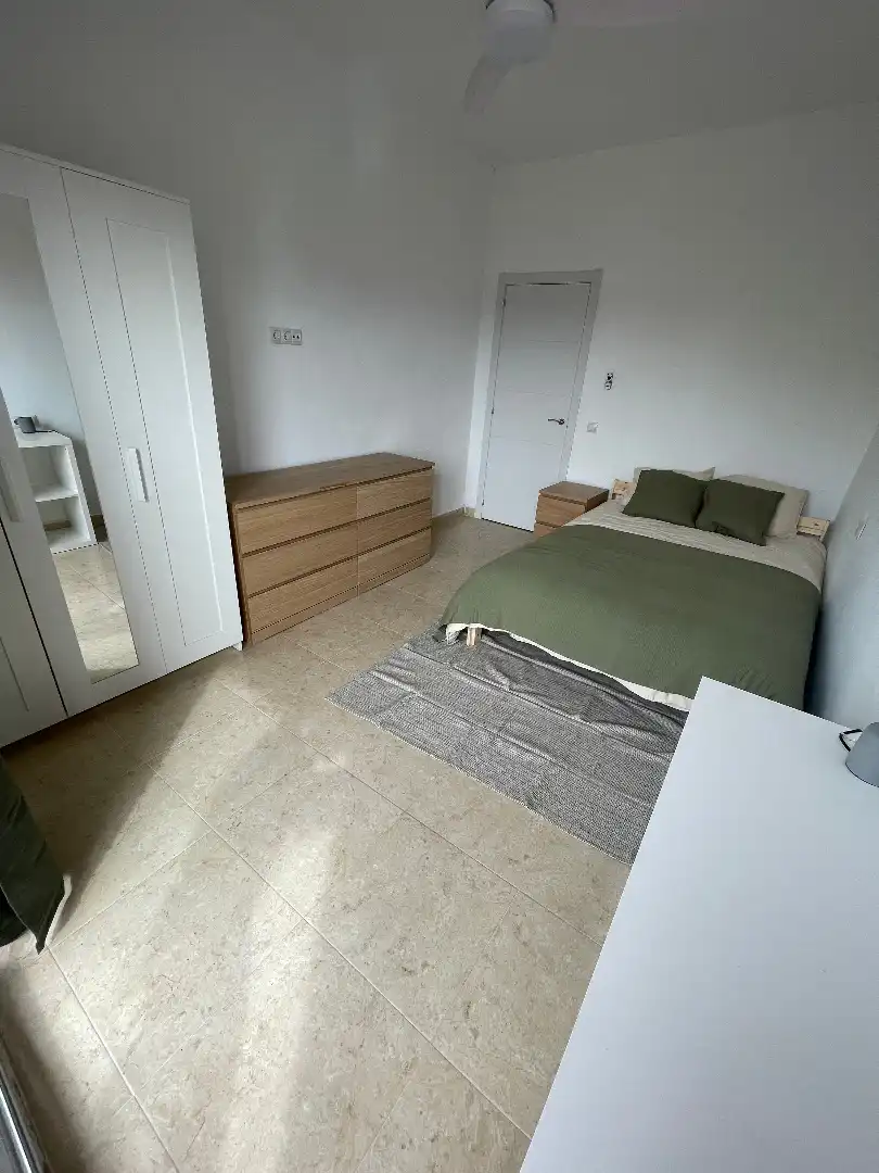 Flat for rent in Avenida de la Industria, 38, Centro