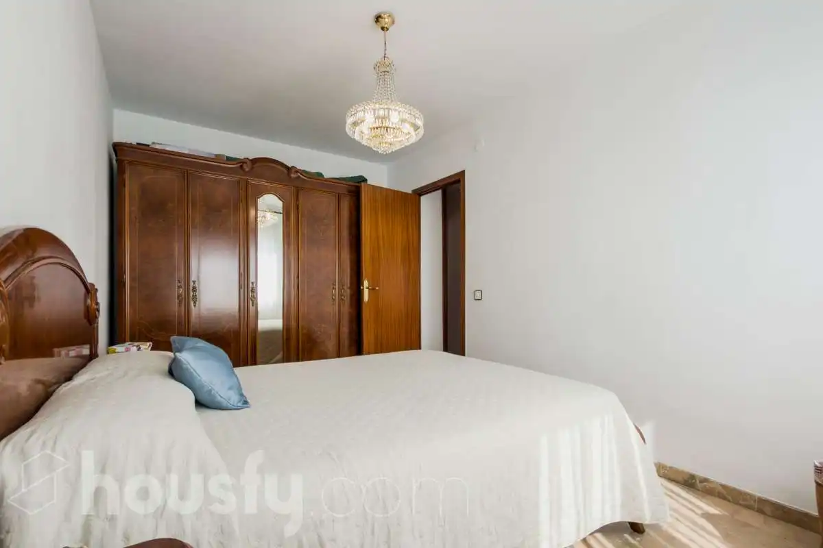 Bedroom of Houses for sale in Santa Coloma de Gramenet  with Air Conditioner, Heating and Private garden