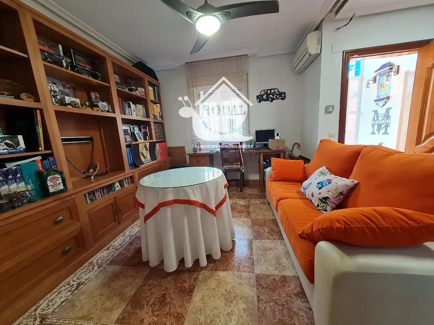 Wohnzimmer von Einfamilien-Reihenhaus zum Verkauf in Huércal de Almería mit Klimaanlage, Heizung und Terrasse