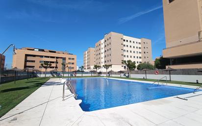 Piscina de Pis en venda en Mairena del Aljarafe amb Aire condicionat, Jardí privat i Terrassa