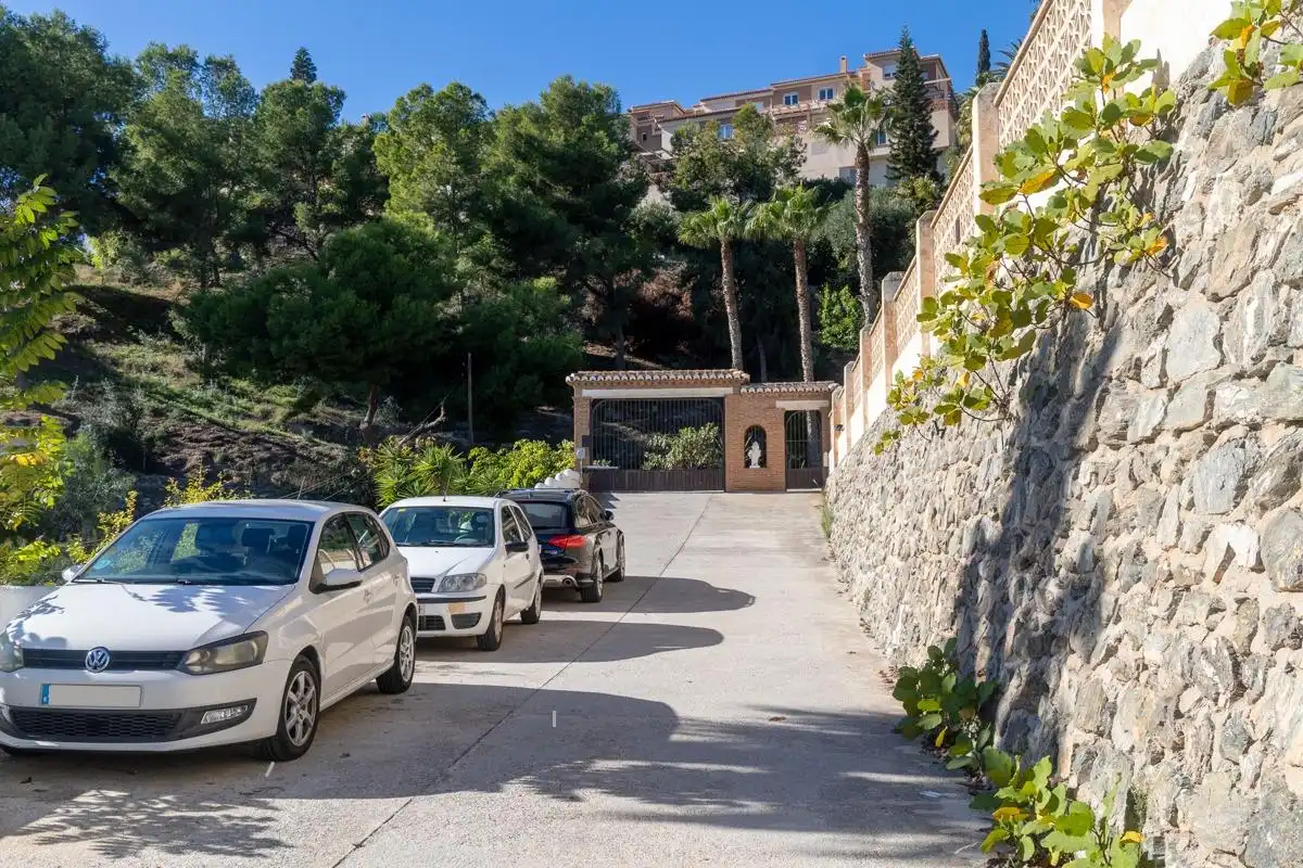 Parking de Casa o chalet en venta en Almuñécar con Aire acondicionado, Jardín privado y Terraza