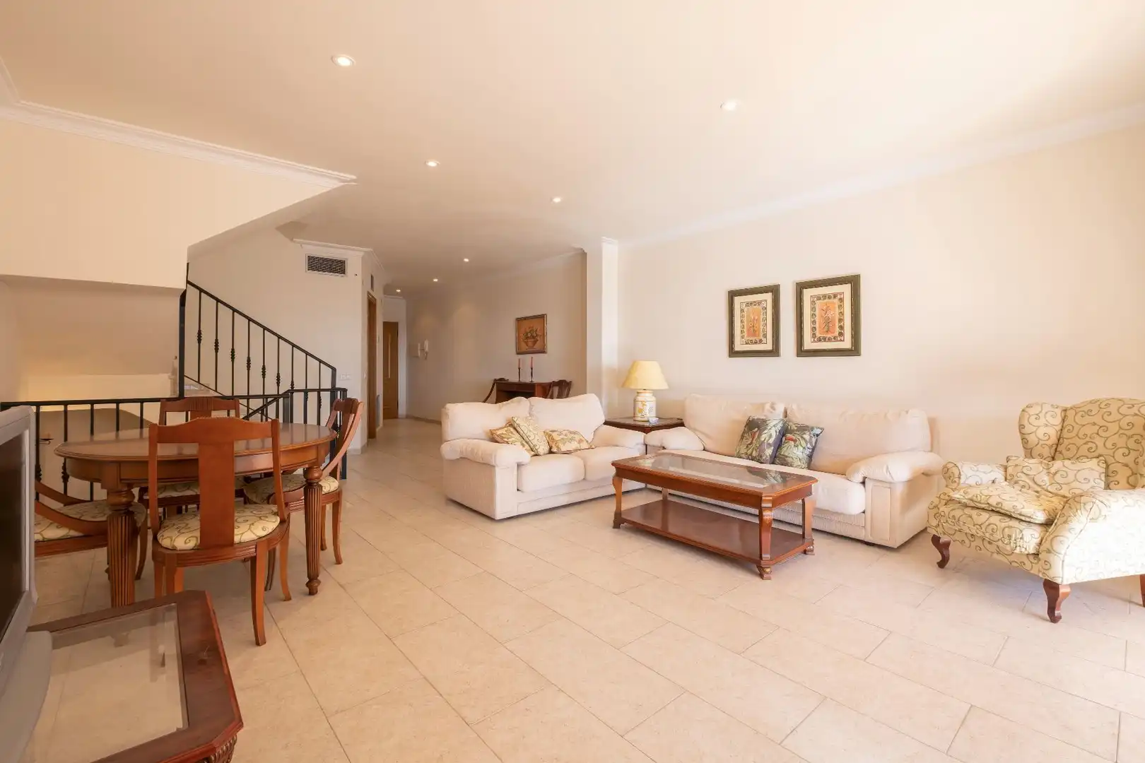 Sala d'estar de Casa o xalet en venda en Salou amb Aire condicionat, Calefacció i Jardí privat