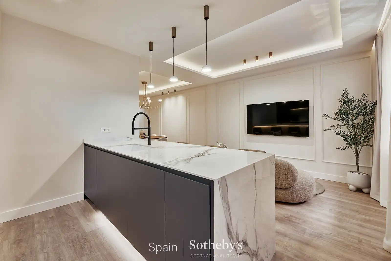 Apartment with lift for sale in Calle de Fernán González, imagen 11