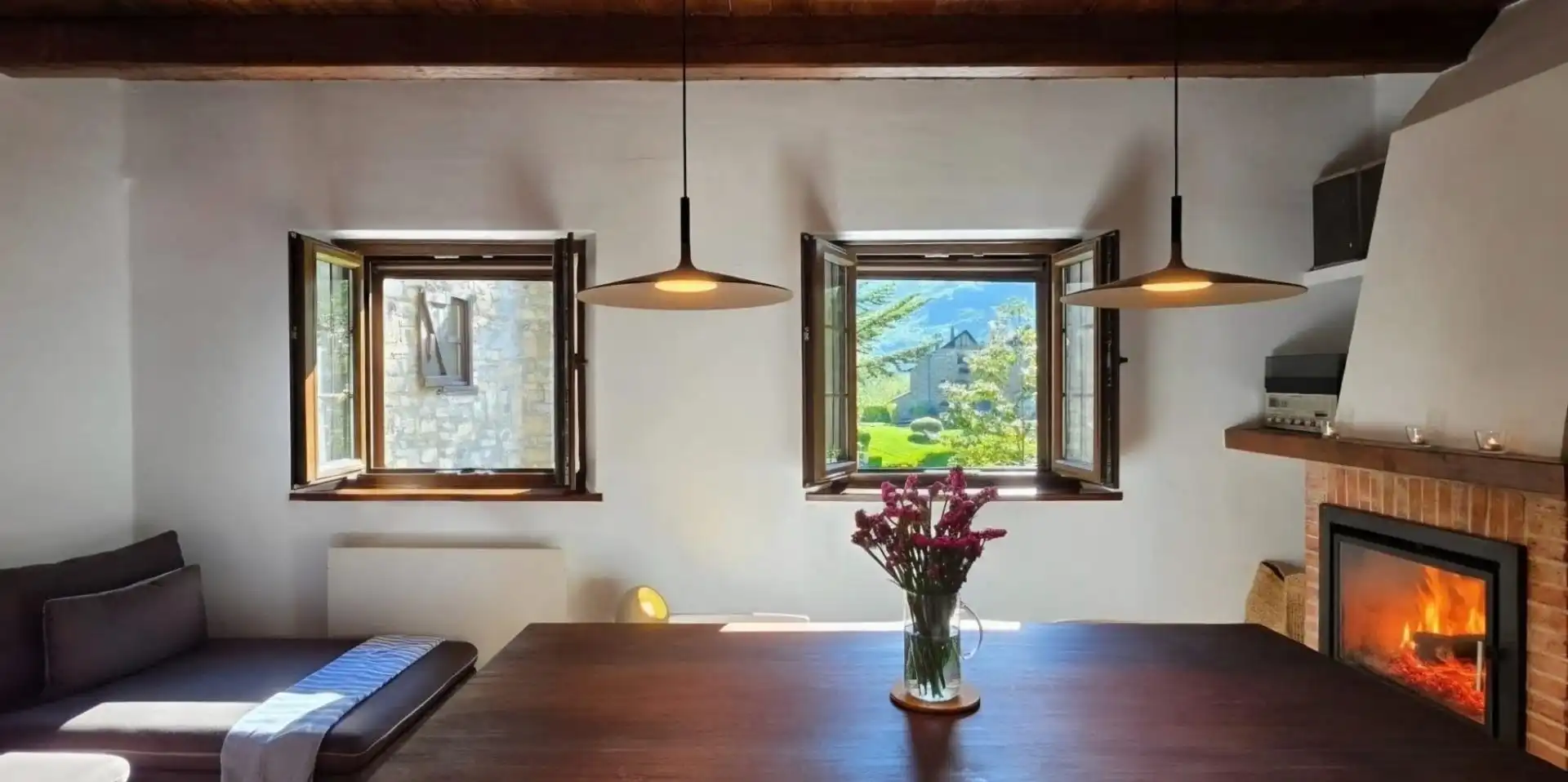 Comedor de Piso en venta en Sahún con Calefacción, Trastero y Amueblado
