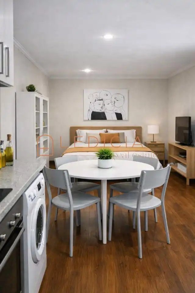 Habitación de Estudio en venta en Vigo  con Calefacción, Parquet y Amueblado