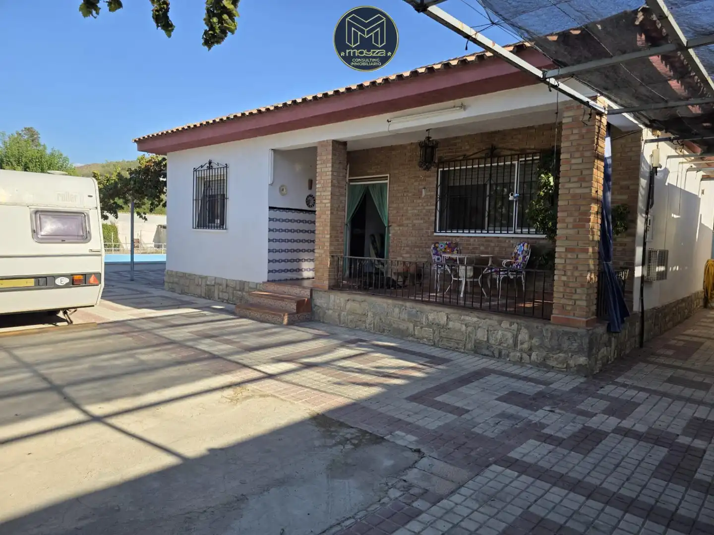 Vista exterior de Casa o xalet en venda en Jaén amb Aire condicionat, Calefacció i Piscina