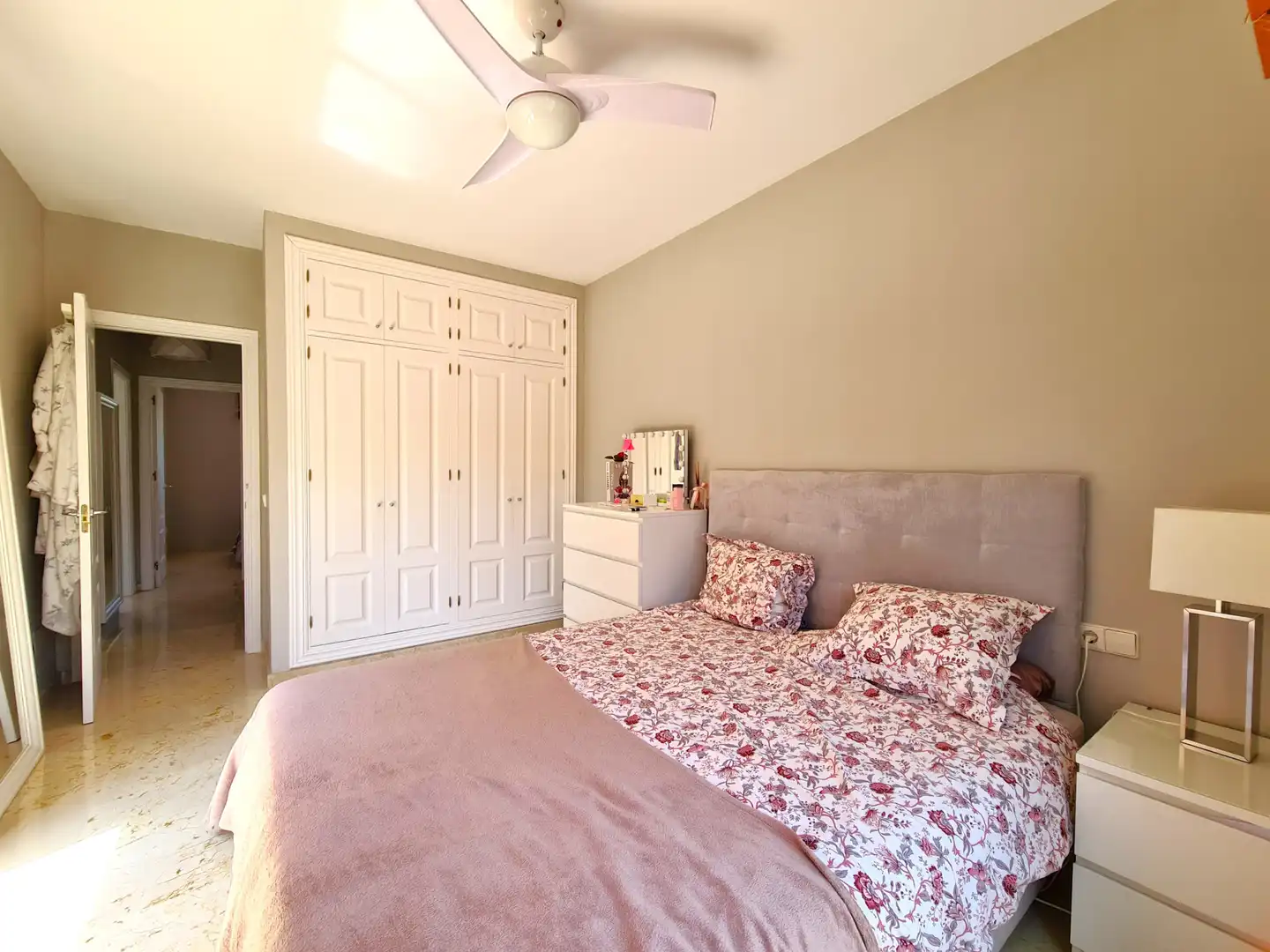 Bedroom of Detached homes for sale in Estepona  with Air Conditioner, Private garden and Terrace