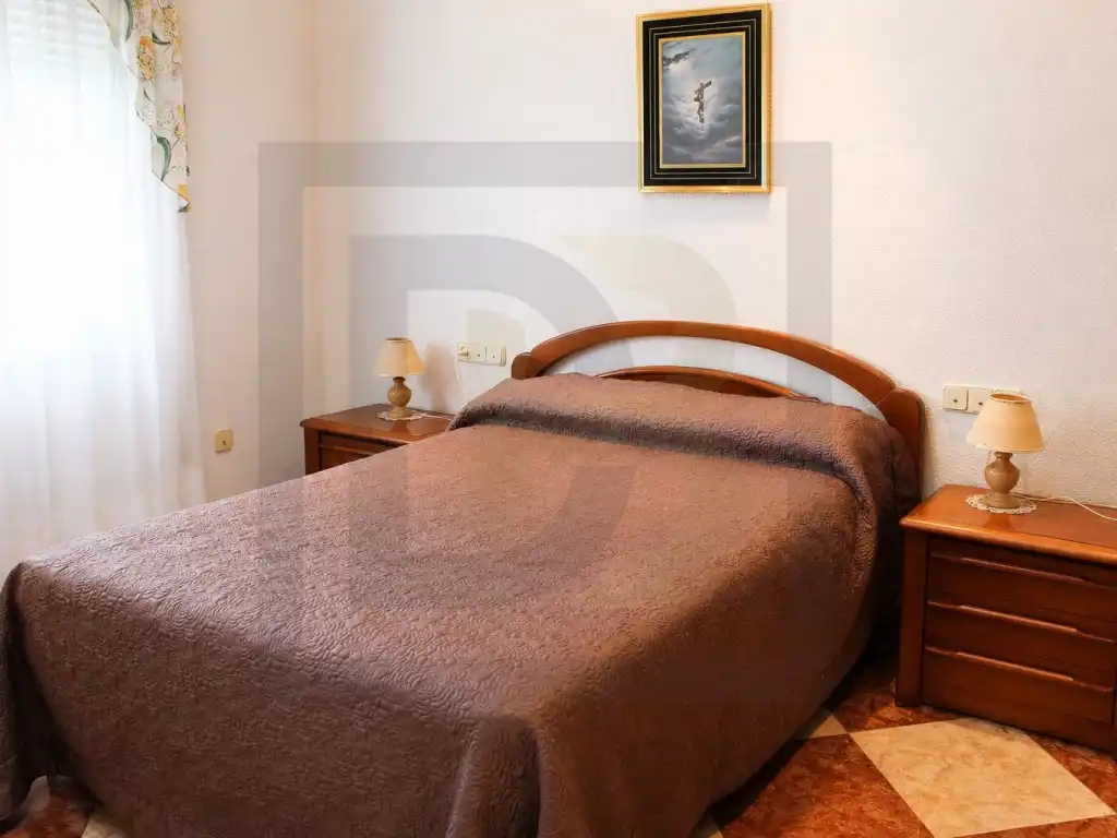 Dormitori de Casa o xalet en venda en San Miguel de Salinas amb Aire condicionat, Terrassa i Moblat