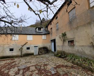 Vista exterior de Casa o xalet en venda en Villablino amb Calefacció i Jardí privat