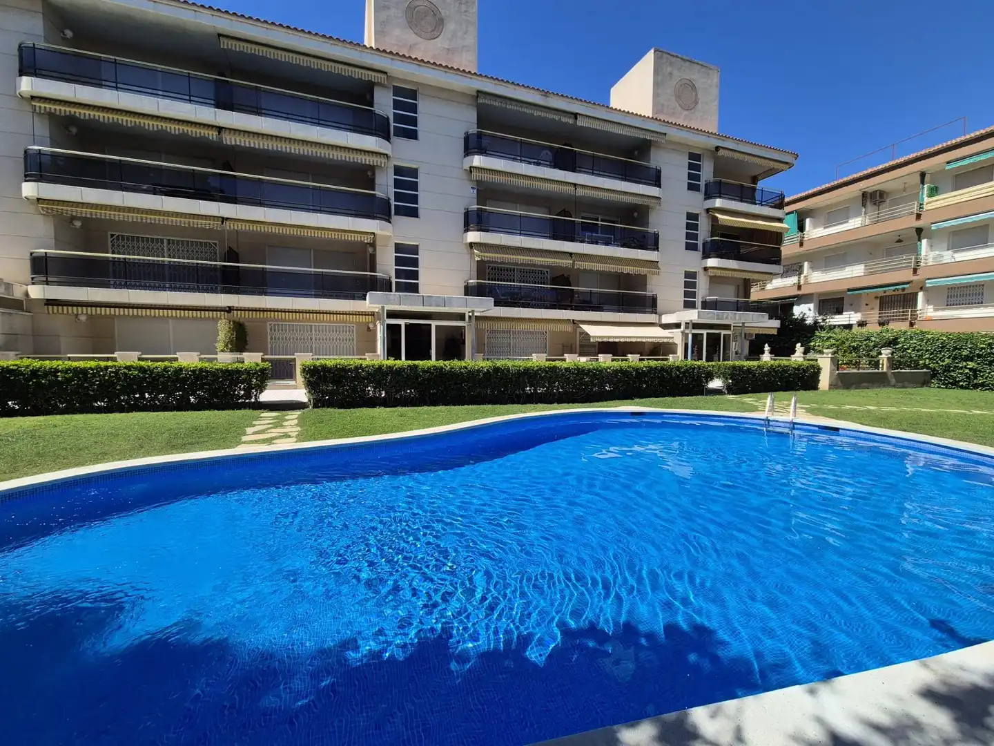 Schwimmbecken von Erdgeschoss zum Verkauf in El Vendrell mit Klimaanlage, Heizung und Terrasse