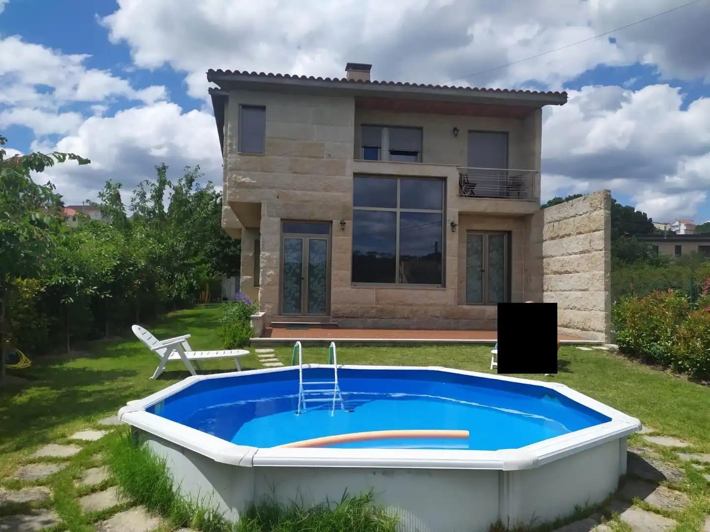 Detached house with terrace to rent in Ventiun