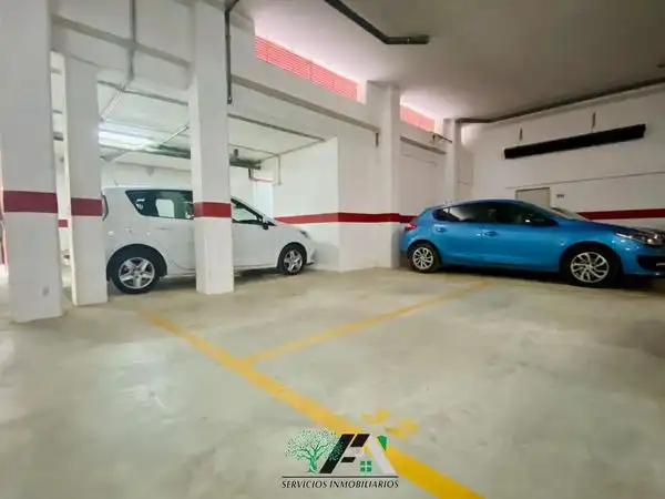 Garage for rent in Baeza