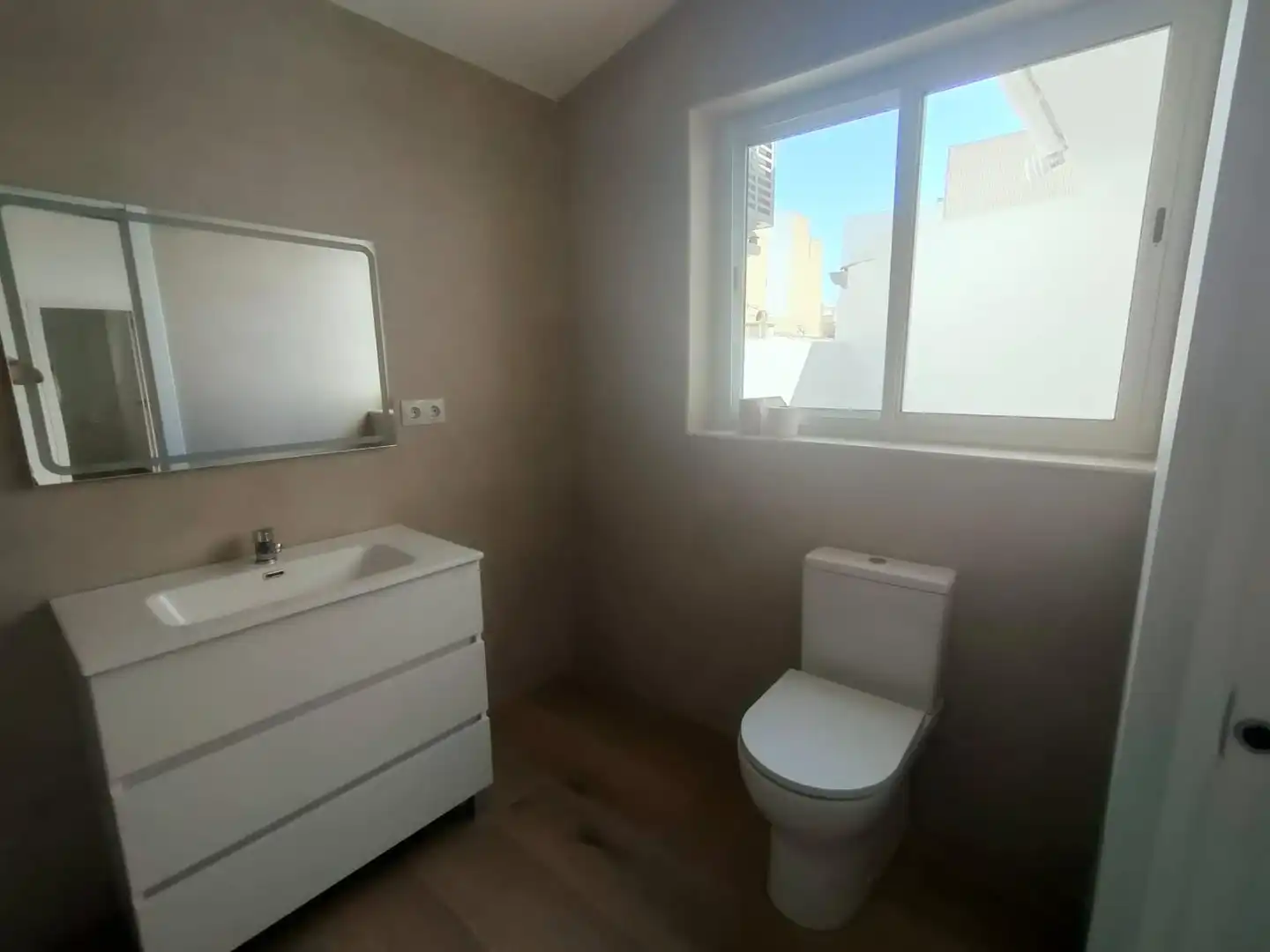 Bathroom of Flat for rent in Torrent