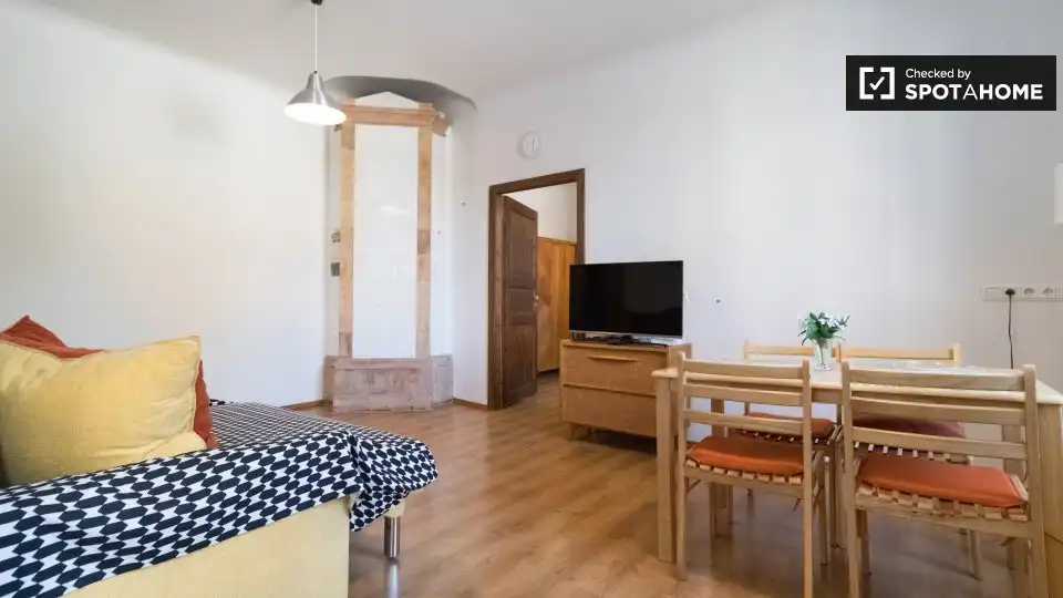 Sala de estar de Apartamento para compartir en La Pobla de Claramunt con Aire acondicionado, Calefacción y Terraza