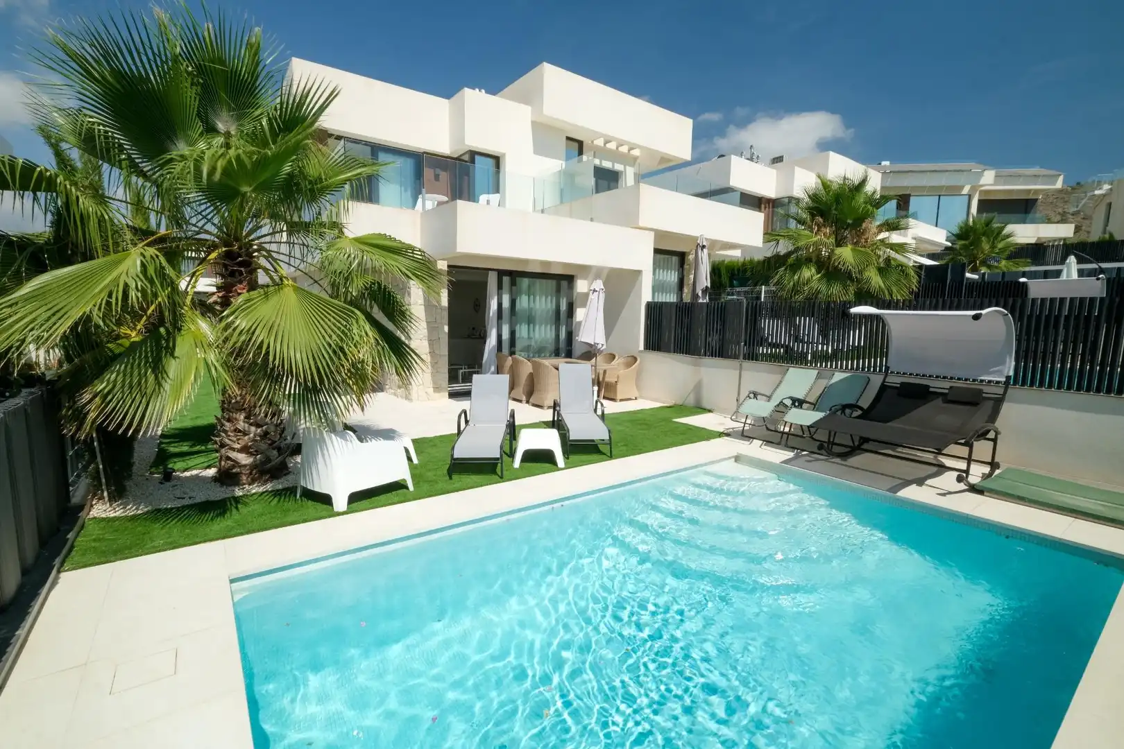 Vista exterior de Casa o chalet de alquiler en Finestrat con Aire acondicionado, Calefacción y Jardín privado