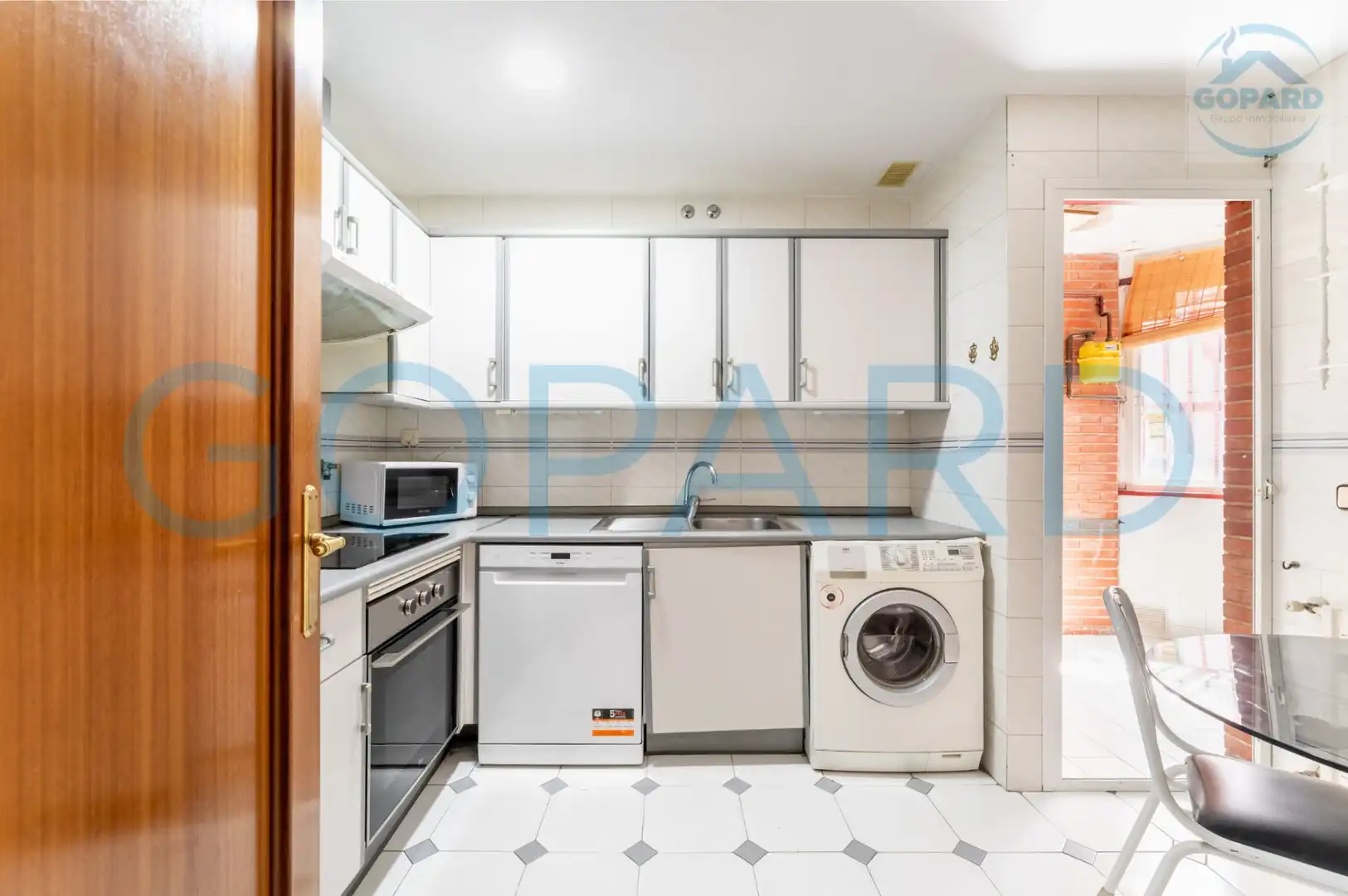 Küche von Wohnung zum Verkauf in Madrid mit Klimaanlage, Heizung und Parkett