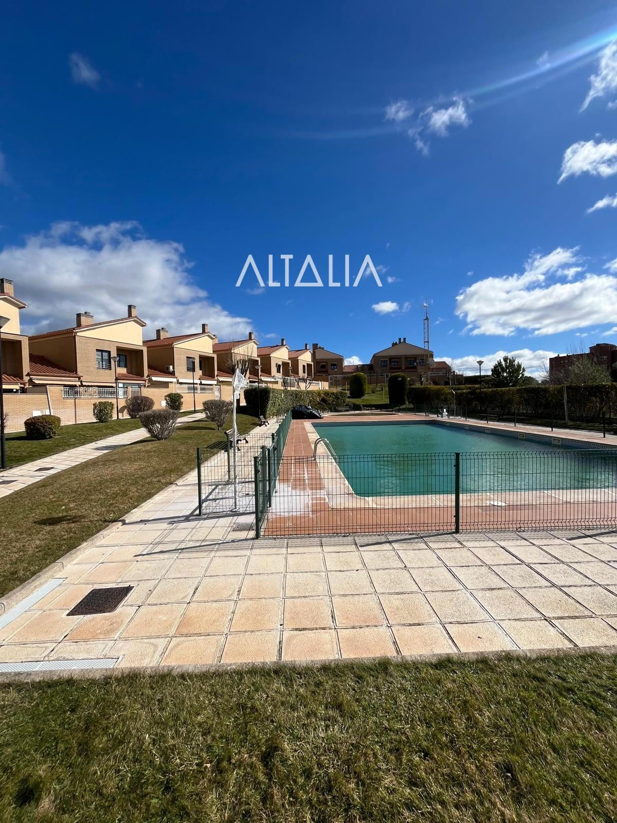 Exterior view of Single-family semi-detached for sale in Cuenca Capital  with Heating, Swimming Pool and Community pool
