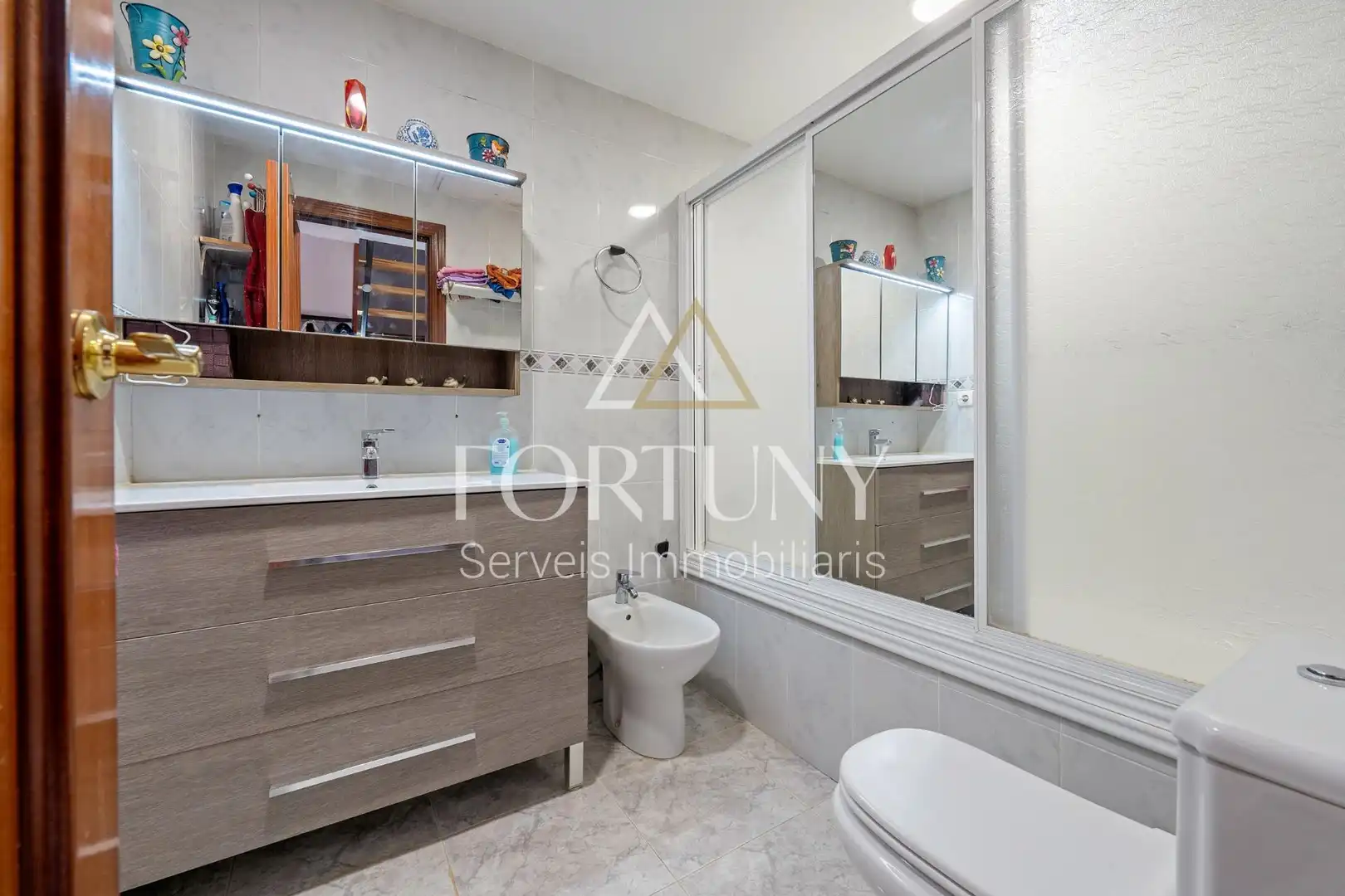 Baño de Casa o chalet en venta en Pira con Aire acondicionado, Calefacción y Jardín privado