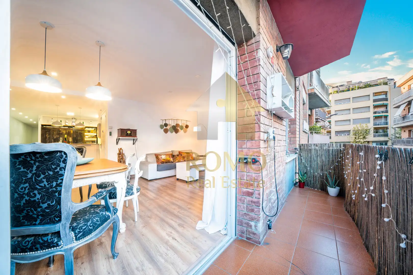 Vista exterior de Piso en venta en Santa Perpètua de Mogoda con Calefacción, Parquet y Terraza