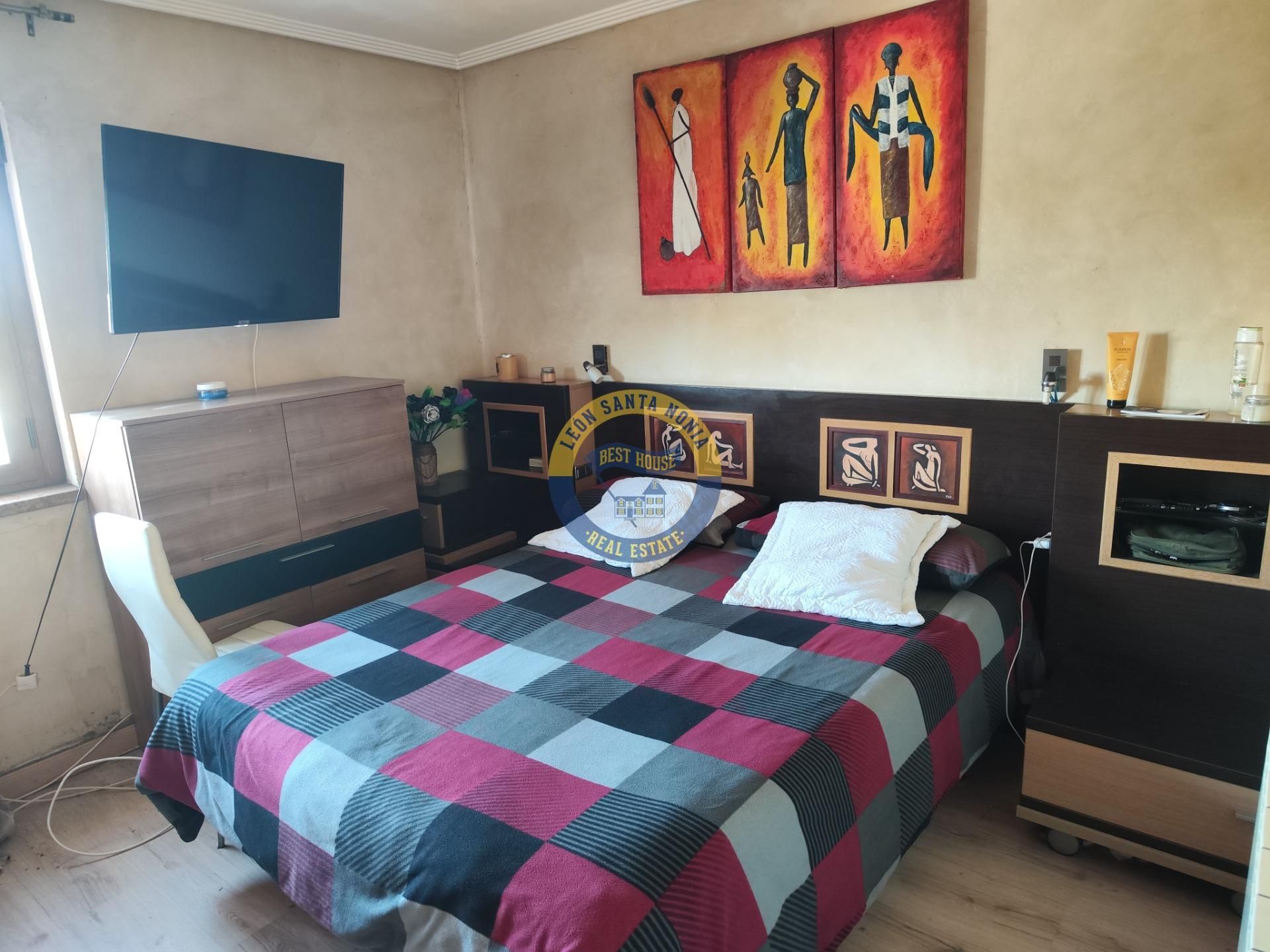 Dormitori de Pis en venda en León Capital  amb Calefacció, Traster i Alarma