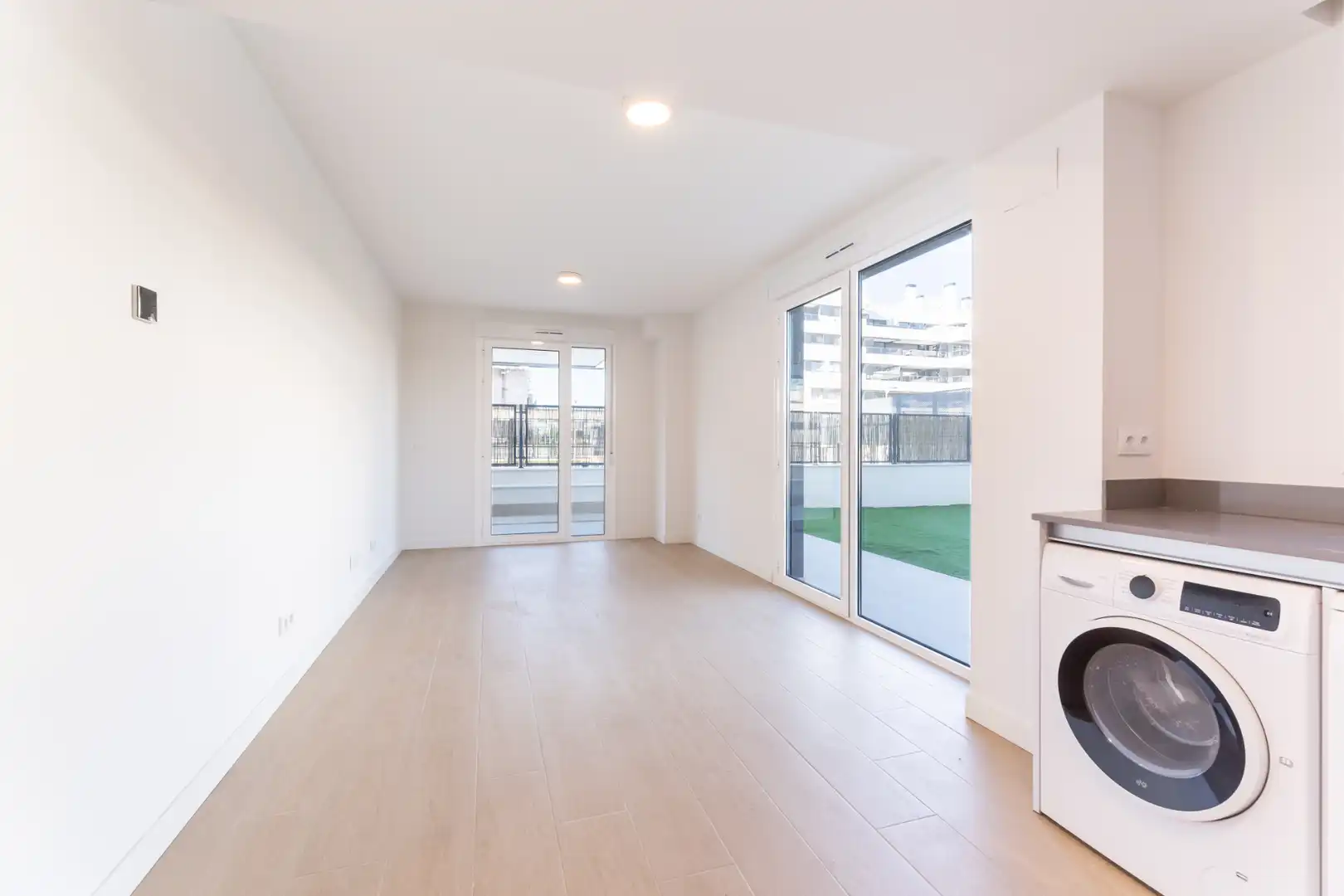 Living room of Flat for sale in Alcalá de Henares  with Air Conditioner, Private garden and Terrace