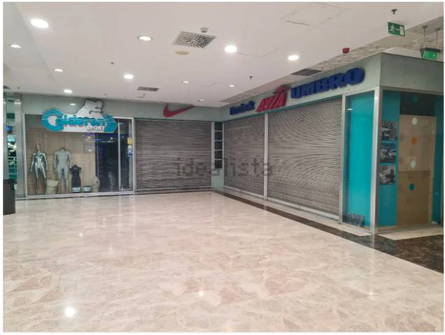 Local comercial en Venta en Calle de Alcalá en Pueblo Nuevo