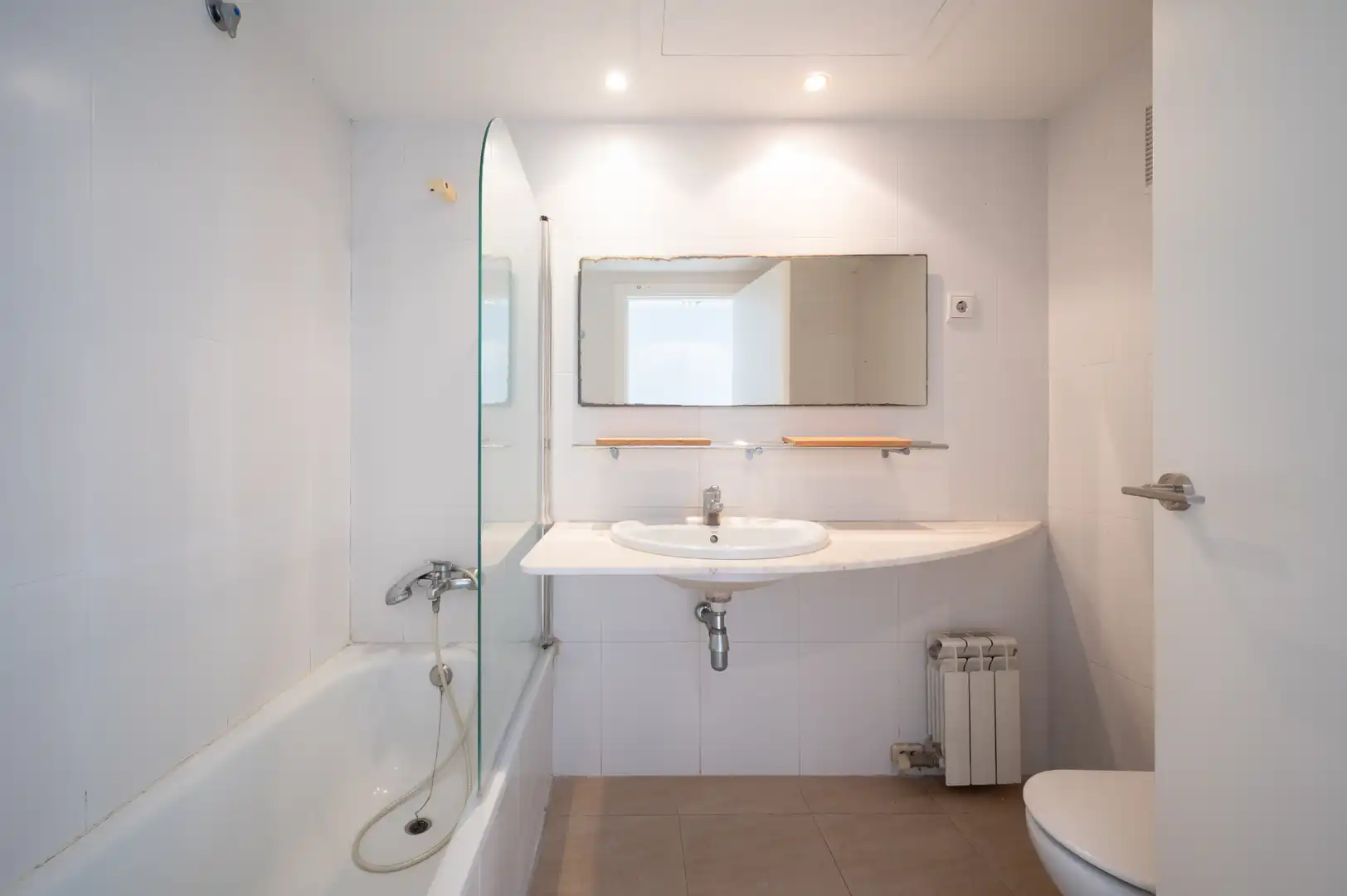 Baño de Piso en venta en Barcelona con Aire acondicionado, Calefacción y Terraza