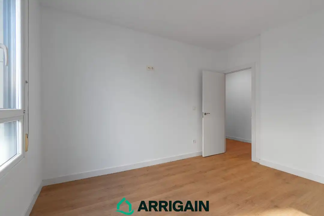 Piso con terraza en venta en Secundino Esnaola Kalea, imagen 3