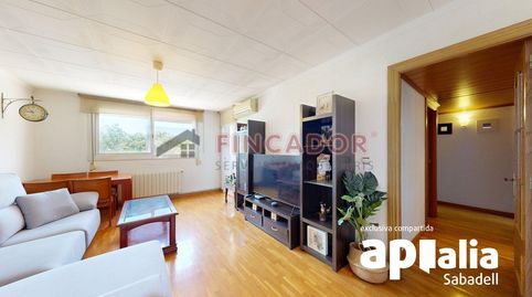 Foto 5 de Piso en venta en Avinguda de Burgos, Badia del Vallès, Barcelona