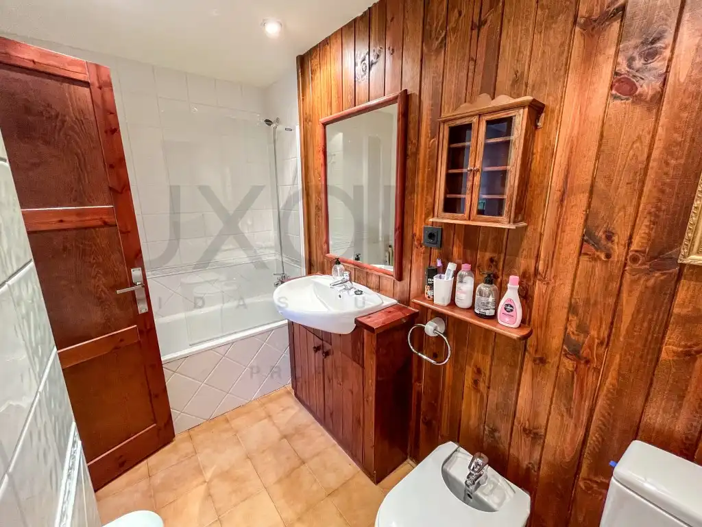 Bany de Apartament en venda en Naut Aran