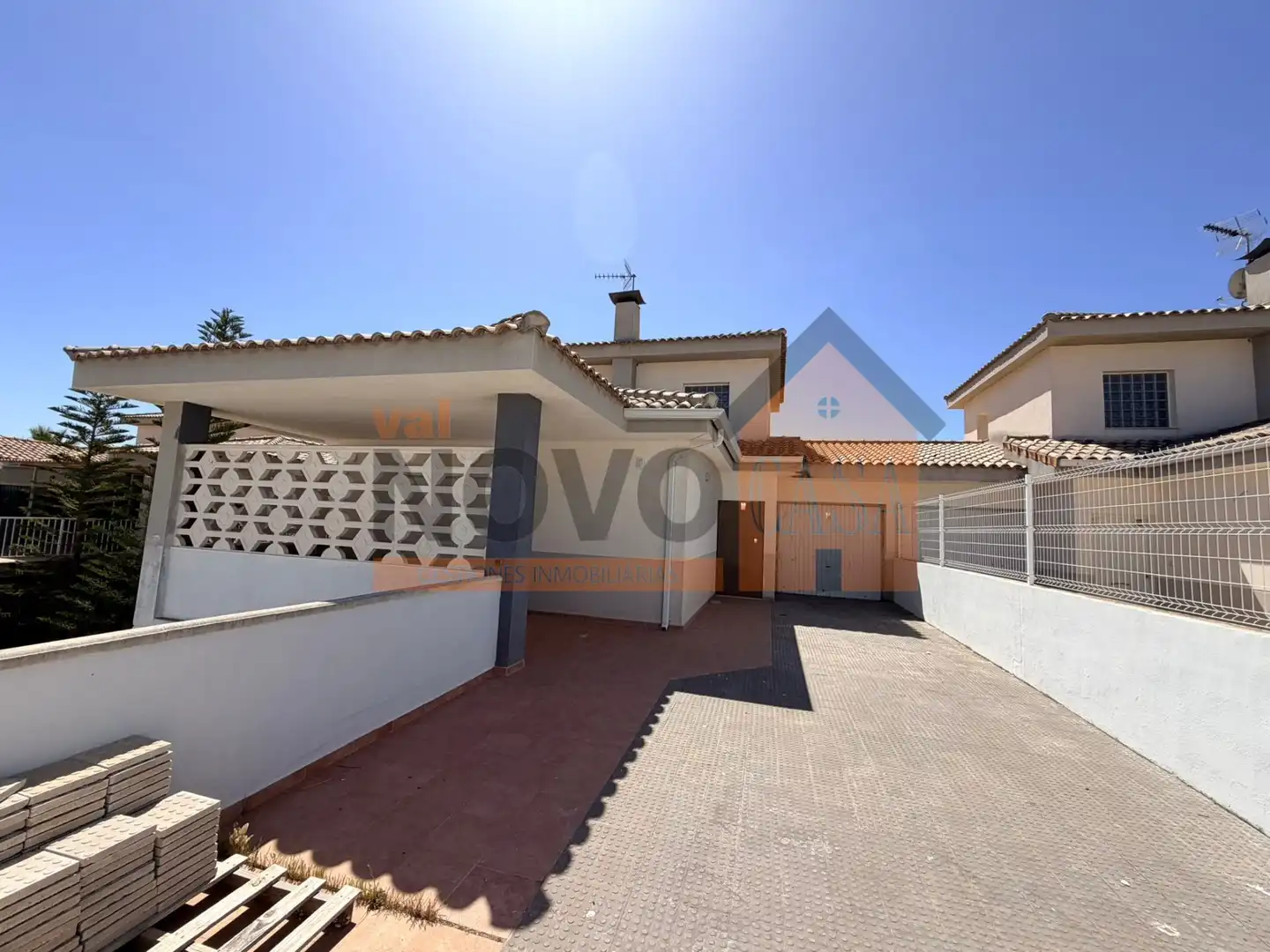 Vista exterior de Casa o chalet en venta en Montserrat