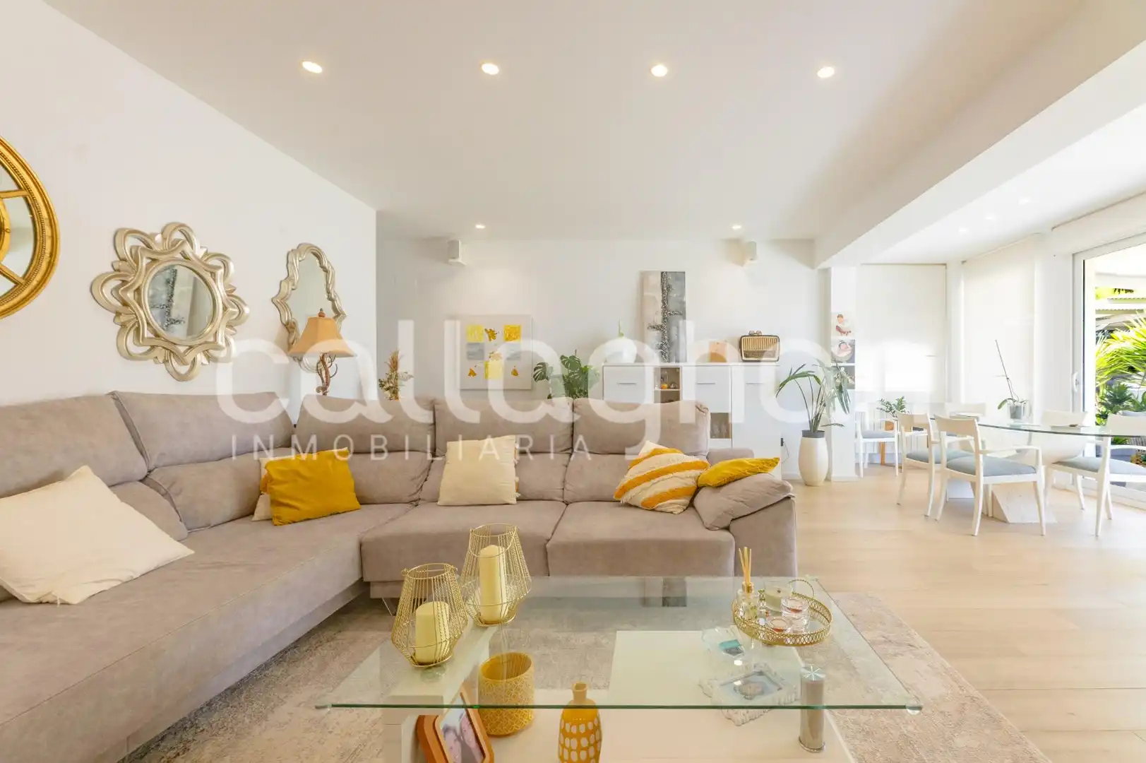 Sala de estar de Casa o chalet en venta en L'Eliana con Aire acondicionado, Calefacción y Piscina