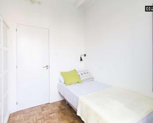 Bedroom of Flat to share in  Madrid Capital  with Air Conditioner and Terrace