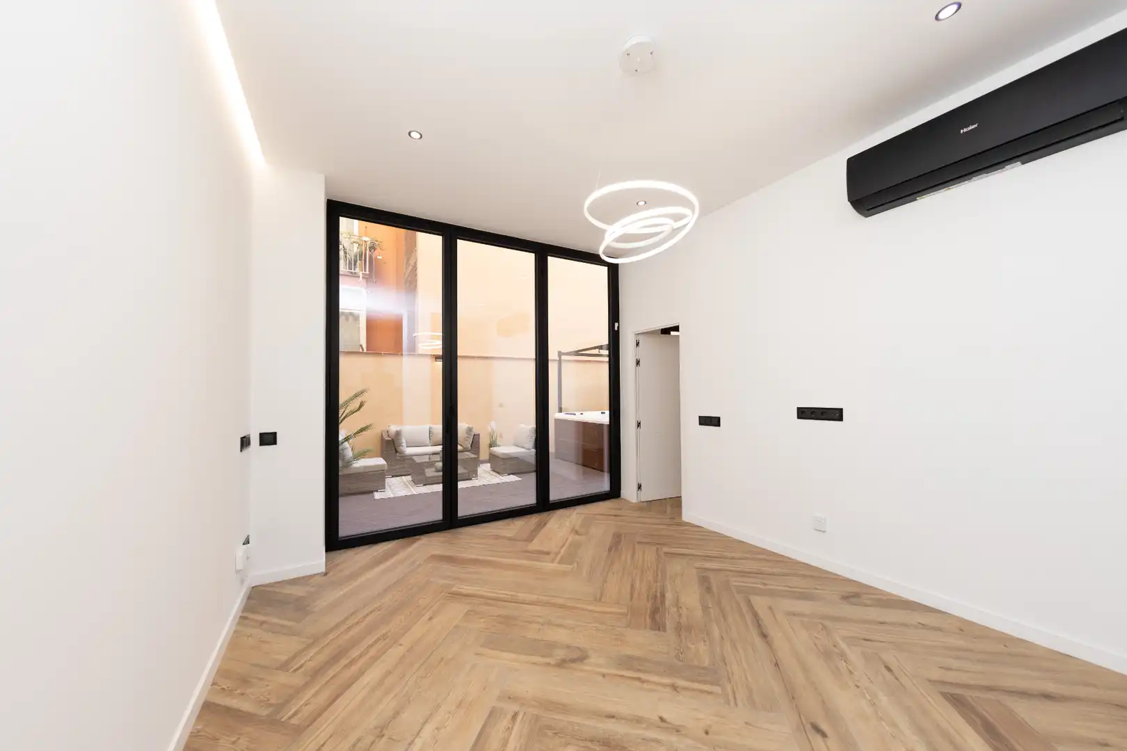 Piso en venta en Barcelona con Aire acondicionado, Calefacción y Terraza
