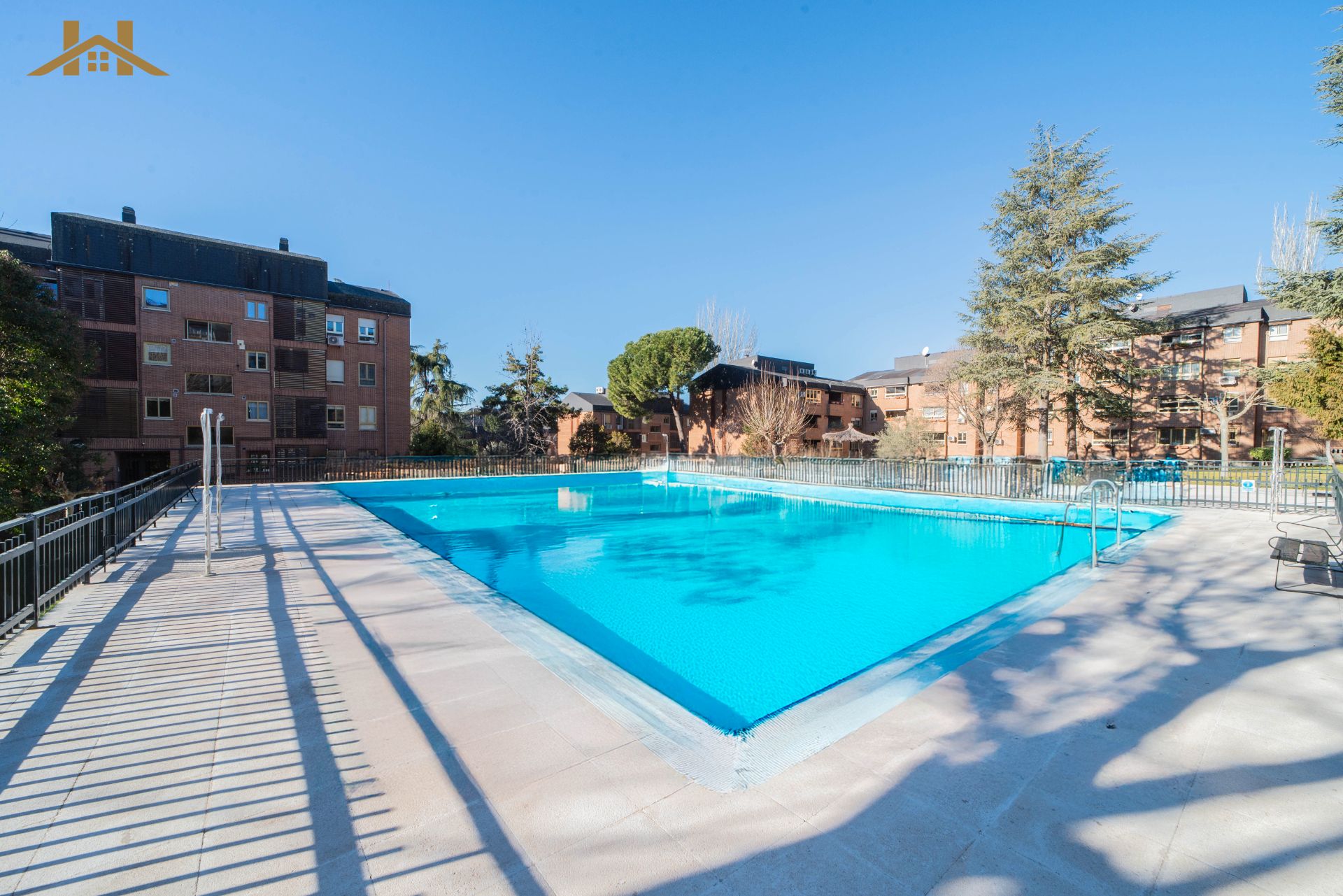 Piscina de Pis en venda en Las Rozas de Madrid amb Calefacció, Traster i Forn